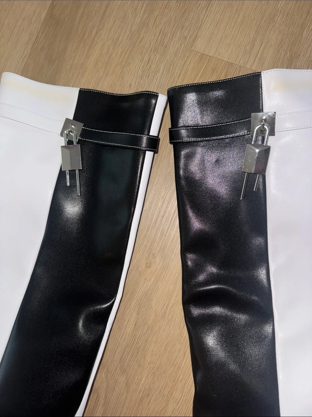 N/A chic black